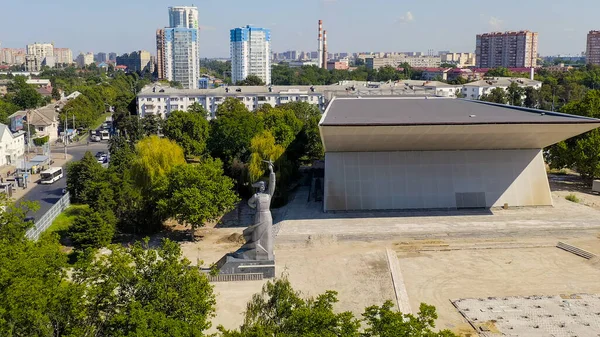 Krasnodar Rússia Agosto 2020 Aurora Monumento Uma Escultura Uma Menina Fotografia De Stock