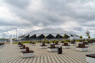 Samara, Rusya - 21 Eylül 2020: Dayanışma Arenası (Samara Arena). Bulutlu hava