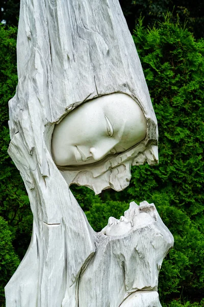 Yaroslavl Rusia Agosto 2020 Governor Garden Escultura Madre Hijo —  Fotos de Stock
