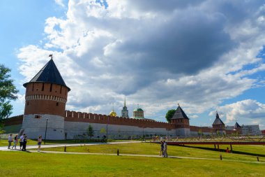 Tula, Rusya - 22 Ağustos 2020: Ivanovskaya Kulesi, Mahzen Kulesi, Su Kapısı Kulesi. Tula Kremlin