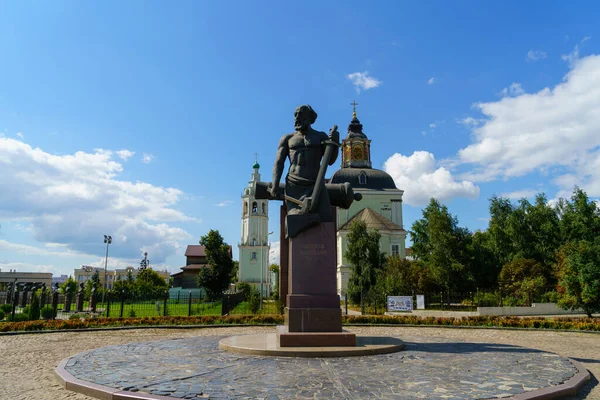 ロシア トゥーラ2020年8月22日 ニキータ デミドフ記念碑 — ストック写真