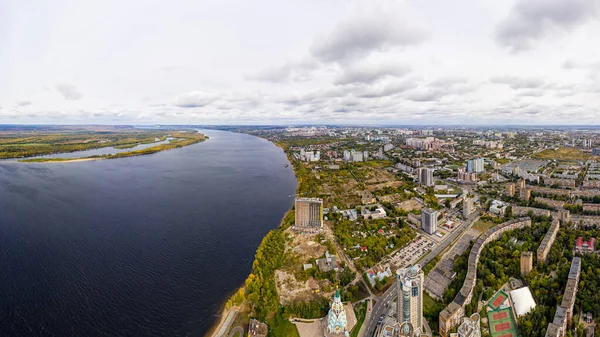 Samara Rusia Air Terjun Sungai Volga Dengan Sebuah Pantai Pemandangan — Stok Foto