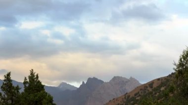 günbatımı, dağlar