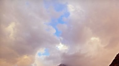 bulutlar Peaks'e