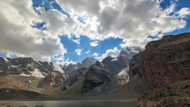 Valle de montaña — Vídeo de stock