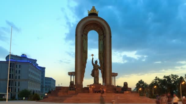 Monumento a Ismoil Somoni — Vídeo de Stock