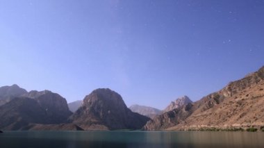 Gece gölü. İskenderkul. Tacikistan. Zaman Atlamalı .