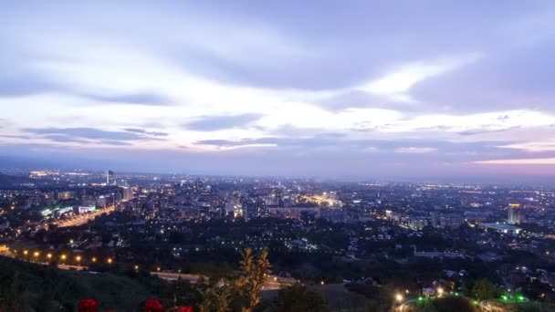 Panorama van nacht stad Almaty — Stockvideo