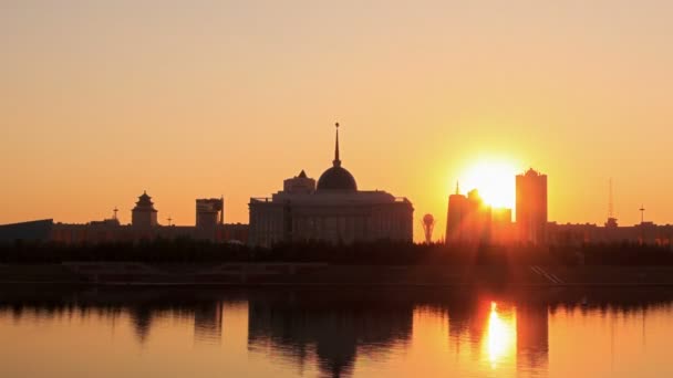 Sonnenuntergang und Nacht in astana — Stockvideo