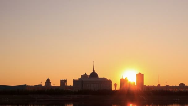 日落和晚上在首都阿斯塔纳 — 图库视频影像
