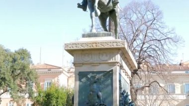 Anıt, Charles Albert R.Romanelli tarafından. İtalya