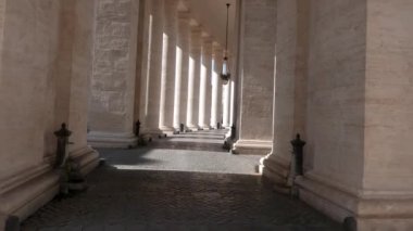 Colonnade. St. Peter's Basilica. Roma