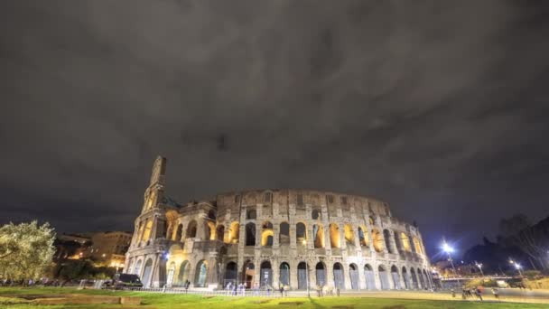 Vista nocturna del Coliseo, Roma — Vídeos de Stock