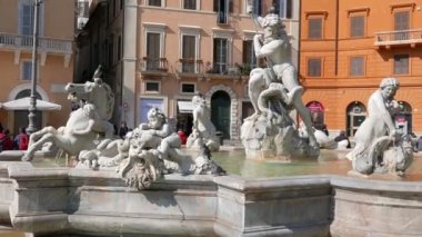 Neptün Çeşmesi. Piazza Navona, Roma