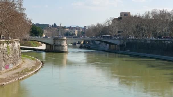 Τίβερη από Ponte Sisto. Ρώμη — Αρχείο Βίντεο
