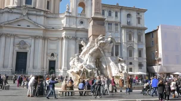 ネプチューンの噴水。ナヴォーナ広場、ローマ — ストック動画