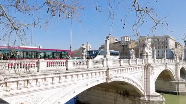 Ponte Vittorio Emanuele II. Roma, Italia — Video Stock