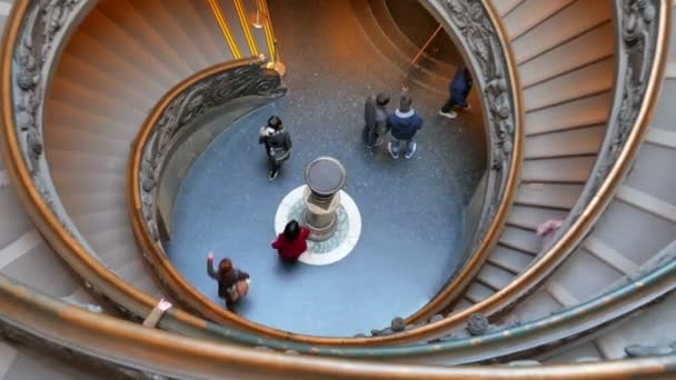 Spiralne schody. Muzeum Watykańskie, Włochy — Wideo stockowe
