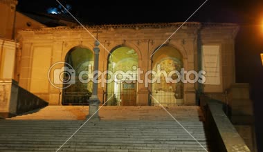 Merdivenlerden çarmıhta. Zoom. İyi geceler. Roma, İtalya