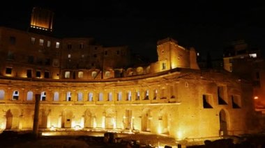 Trajan'ın Pazar, gece kalıntıları. Roma, İtalya