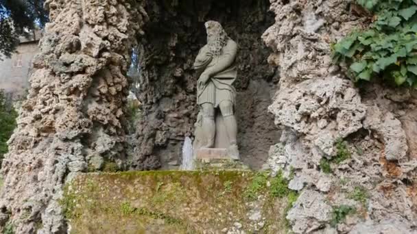 Figuur met fontein. Villa d'Este. Tivoli — Stockvideo