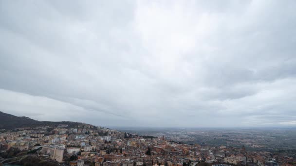 日没、チボリ、イタリアで嵐の雲 — ストック動画