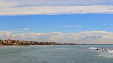 Kıyıdan bulutlar. Ostia, Roma