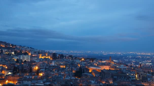 Takåsarna i City Tivoli, Italien — Stockvideo