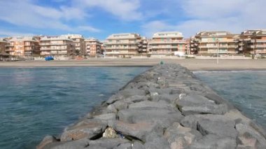 Evler kıyısında. Ostia, İtalya