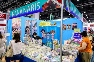 2025 yılında QSNCC 'de düzenlenen Kitap Fuarı' nda yerel halk ve ziyaretçiler alışveriş yapmaktan ve her türlü etkinliğe katılmaktan zevk alır. Bangkok, Tayland. - 13 Ekim 2025.