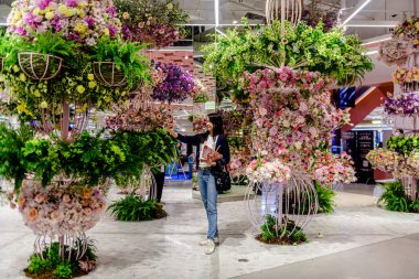 Central Chidlom 78. yıldönümünde 24-28 Ekim tarihlerinde gerçekleşen çiçek fuarı. Bangkok, Tayland. - 24 Ekim 2025.