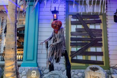 Bangkok 'ta Chocolate Ville tarafından düzenlenen Cadılar Bayramı festivali, yerel halk ve turistler etkinliğe katılmak, yemek yemek yemek, oyun oynamak ve burada gösterileri izlemek için geliyorlar..