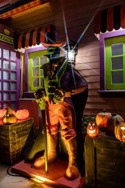 Bangkok 'ta Chocolate Ville tarafından düzenlenen Cadılar Bayramı festivali, yerel halk ve turistler etkinliğe katılmak, yemek yemek yemek, oyun oynamak ve burada gösterileri izlemek için geliyorlar..