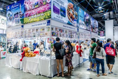 Bangkok 'taki QSNCC' de düzenlenen Tayland Uluslararası Seyahat Fuarı 'nda, bir çok yerli insan, turist ve ziyaretçinin ülke içinde ve dünya çapında seyahat planlarıyla alışverişe geldikleri bir etkinlik. Ocak 22-25, 2026.