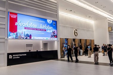 Bangkok 'taki QSNCC' de düzenlenen Tayland Uluslararası Seyahat Fuarı 'nda, bir çok yerli insan, turist ve ziyaretçinin ülke içinde ve dünya çapında seyahat planlarıyla alışverişe geldikleri bir etkinlik. Ocak 22-25, 2026.