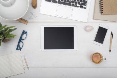 Office tablet kahraman başlığı