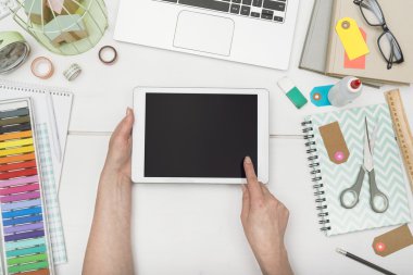 Tablet ev ofis kahraman başlığı