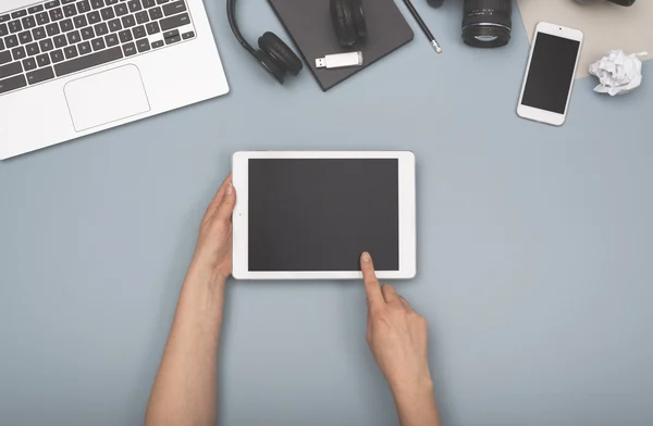 Tablet Büro Schreibtisch Held Header — Stockfoto