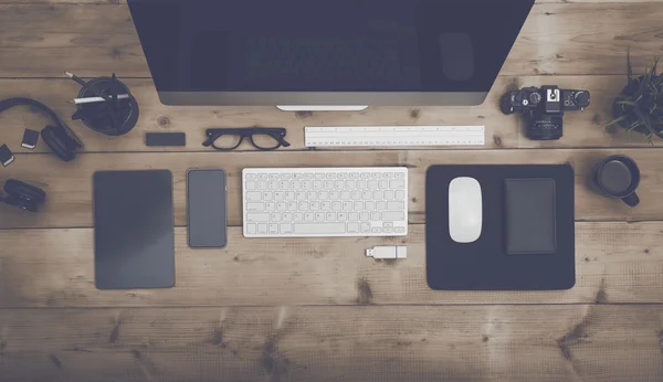 Mesa de escritório com vista superior — Fotografia de Stock