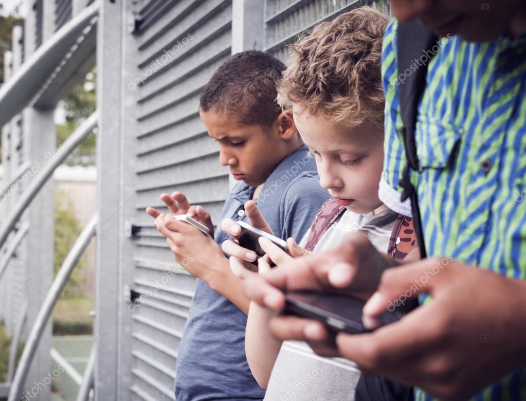 28 604 Phone Addiction Stock Photos Images Download Phone Addiction Pictures On Depositphotos