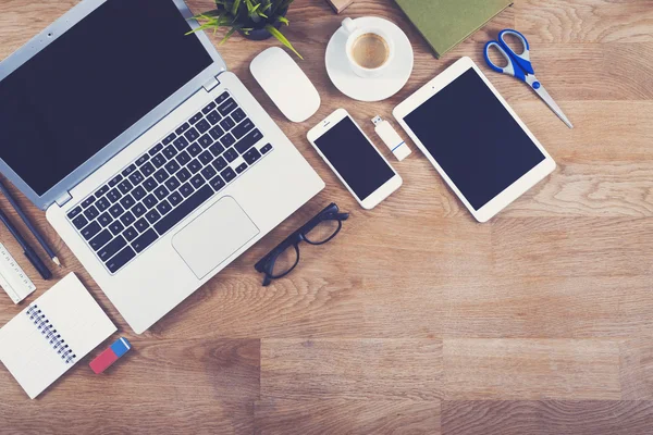 Ovanifrån office desk mockup — Stockfoto