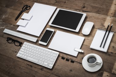 Duyarlı ve kurumsal kimlik tasarımı mockup