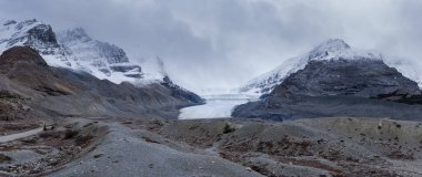 Athabasca Buzulu, Columbia Icefield, Jasper Ulusal Parkı, Alberta, Kanada.