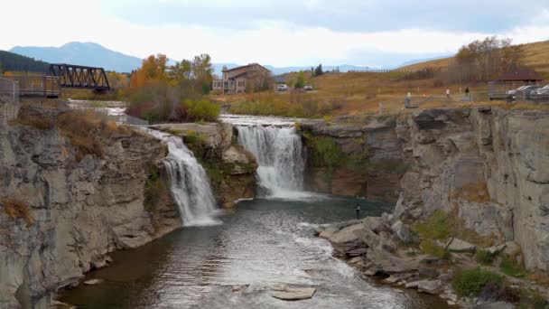 Lundbreck Falls Waterfall Crowsnest River Autumn Foliage Season Iron Bridge — Stock Video