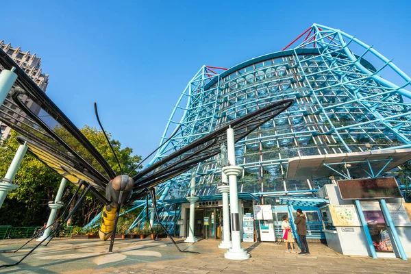 Taichung, Taiwán - 30 ENE 2021: Invernadero de la selva tropical en el Jardín Botánico del Museo Nacional de Ciencias Naturales. — Foto de Stock