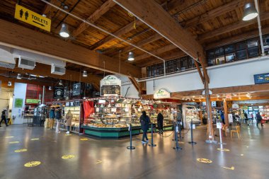 Vancouver, Kanada - MAR 05 2021: Granville Adası Kamu Piyasası.