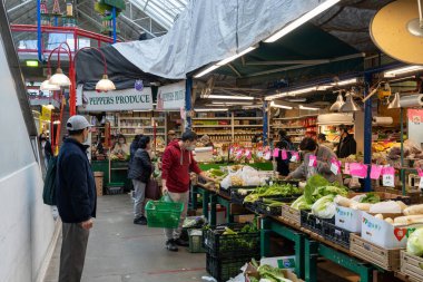 BC, CANADA - MAR 07 2021: Richmond Kamu Piyasası.