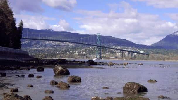 Lions Gate Bridge Stanley Park Seawall Dia Ensolarado Vancouver British — Vídeo de Stock