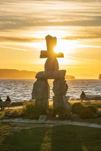 Vancouver Canadá Mar 2021 Inukshuk Escultura Piedra Hora Puesta Del —  Fotos de Stock