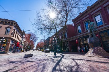Vancouver, Kanada - MAR 22 2021: Gastown güzel sokak manzarası.